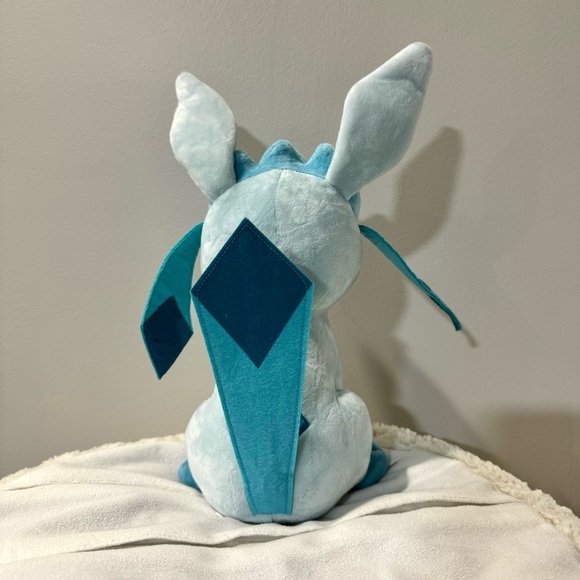POKEMON Glaceon Plush - Picture 3 of 5